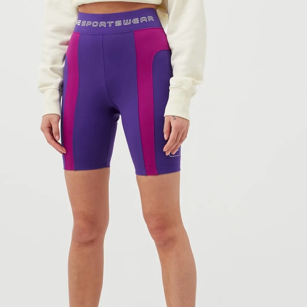 Nike Women’s Sportswear Athletic Purple Tight Fit Biker Shorts Size Large